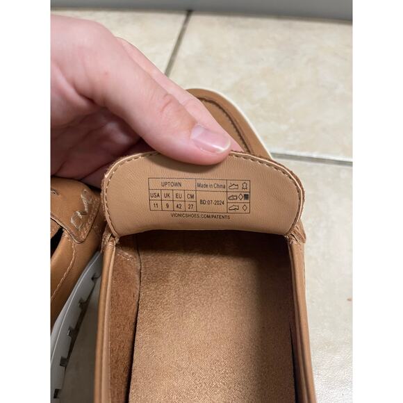 Vionic Women's Uptown loafer shoe slip-on camel leather size 11 preppy casual - Picture 2 of 8
